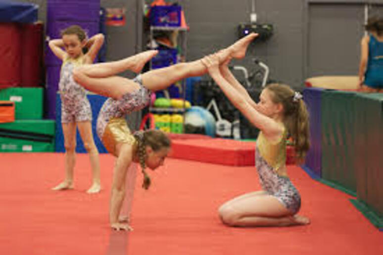 GYM ACROBATIQUE