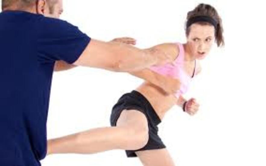 SELF-DEFENSE POUR LES FEMMES